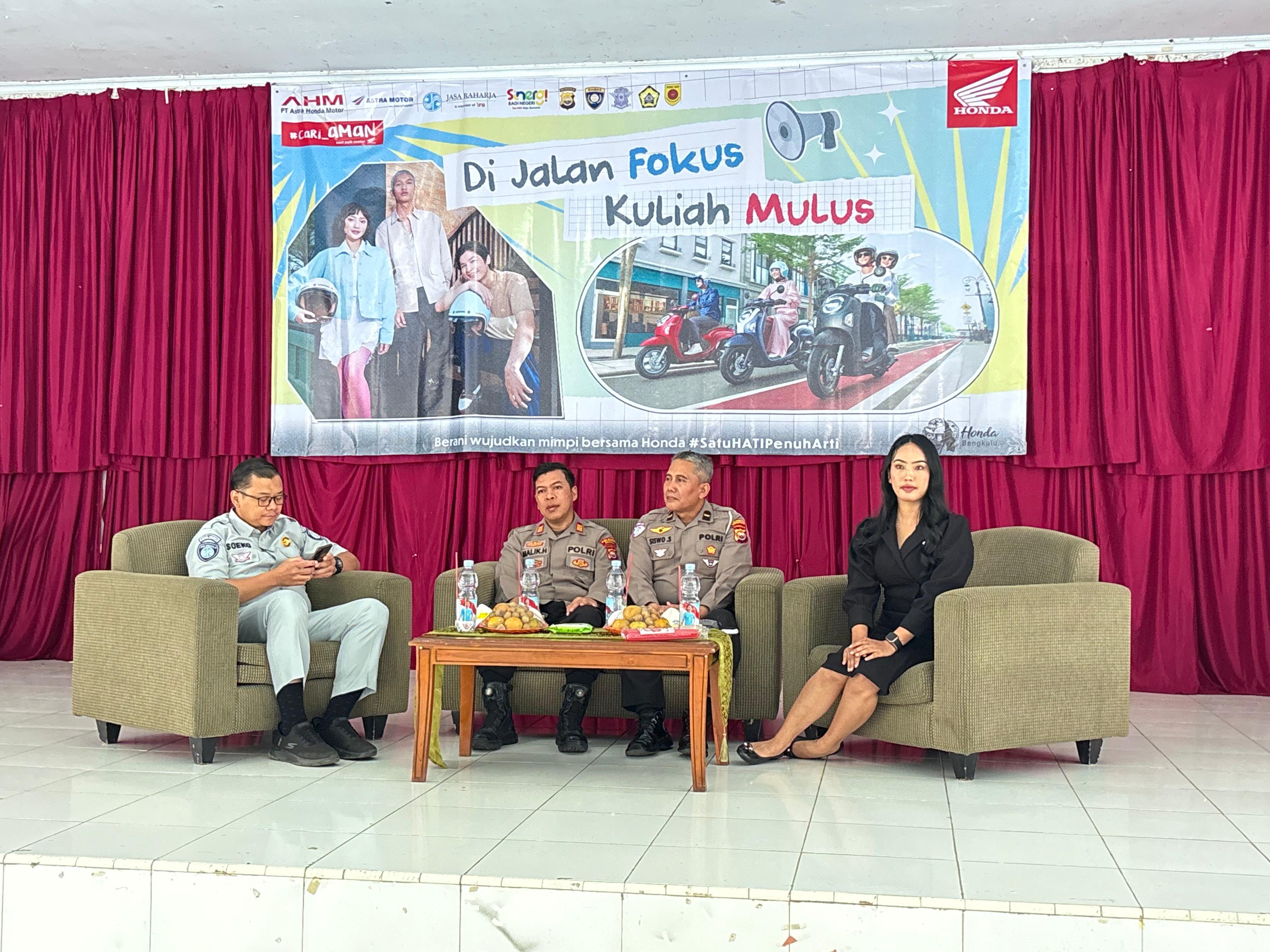 Kolaborasi Astra Motor, Polresta, dan Jasa Raharja Edukasi Mahasiswa UNIB Soal #Cari_Aman