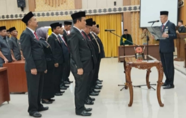 BREAKING NEWS! Gubernur Bengkulu Mutasikan 13 Pejabat, Redhwan Arif Gantikan Herwan Antoni