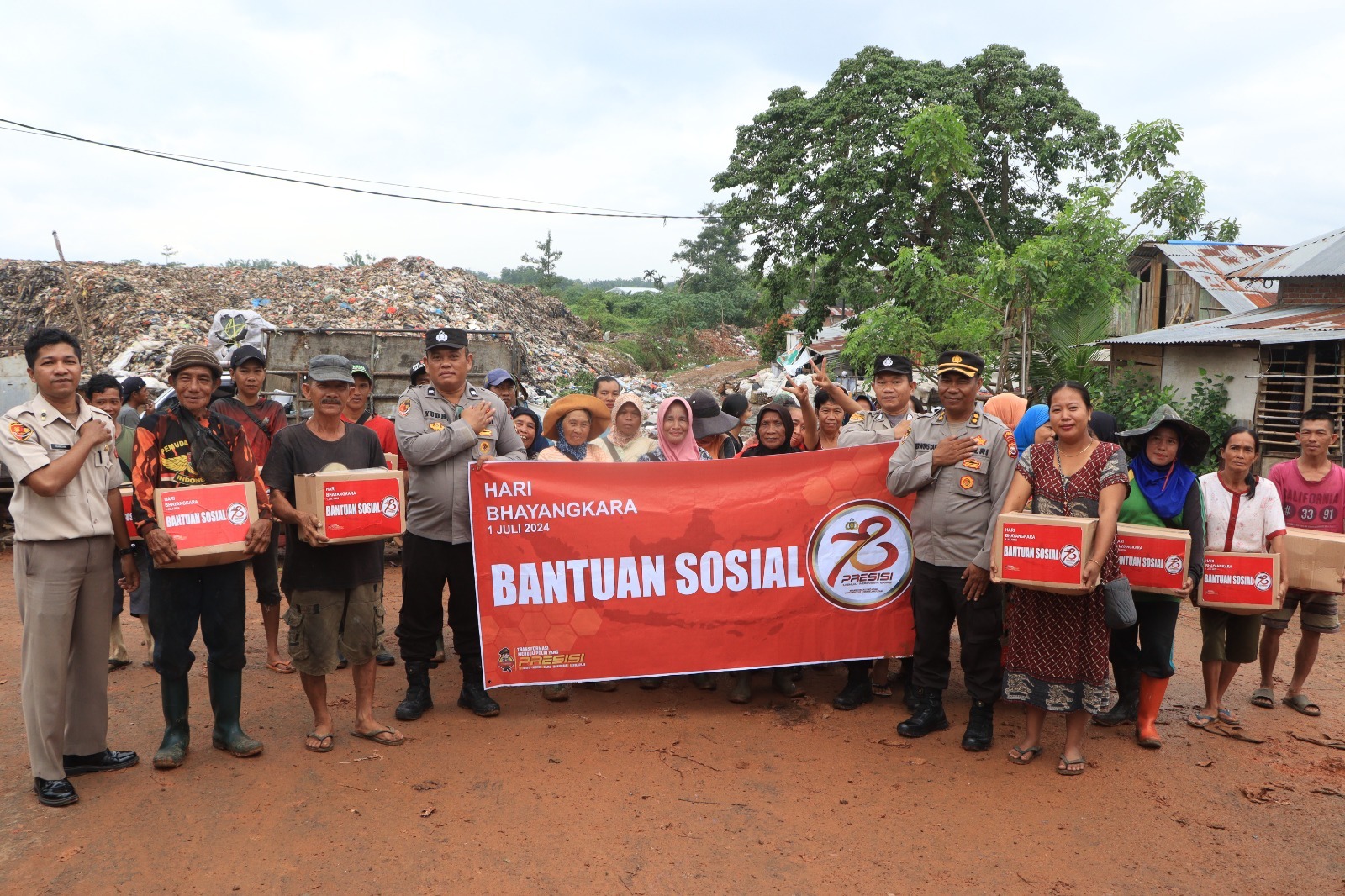 Ribuan Masyarakat Bengkulu Terima Bansos Polda Bengkulu Perayaan Hut Bhayangkara ke-78