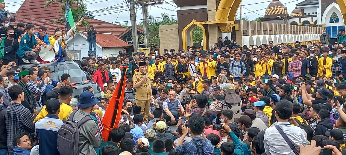 Demo Ricuh di Bengkulu, 3 Mahasiswa Masih Diamankan, 10 Orang Terluka