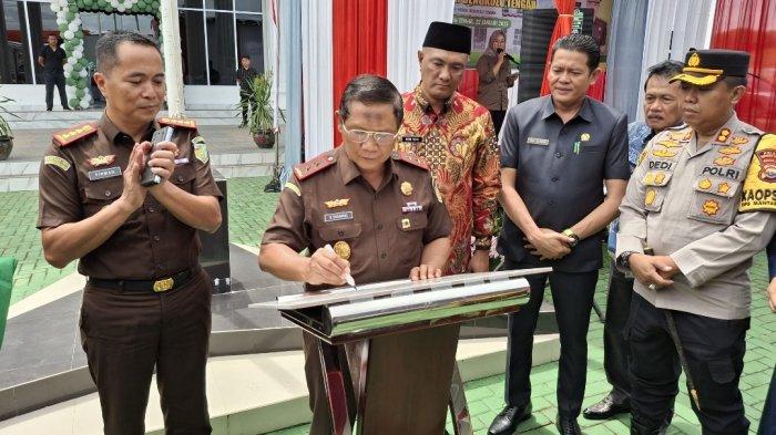 Resmikan Kantor Kejari Bengkulu Tengah, Kajati Bengkulu Tekankan Peningkatan Pelayanan 