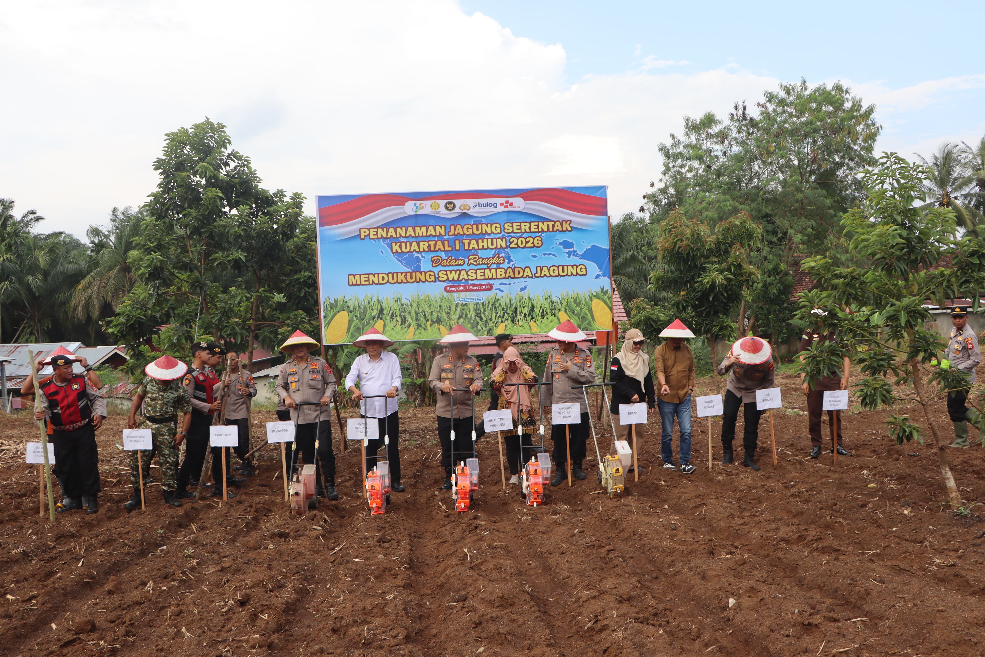 Dukung Swasembada Pangan Nasional, Kapolda Bengkulu Gelar Tanam Raya Jagung 