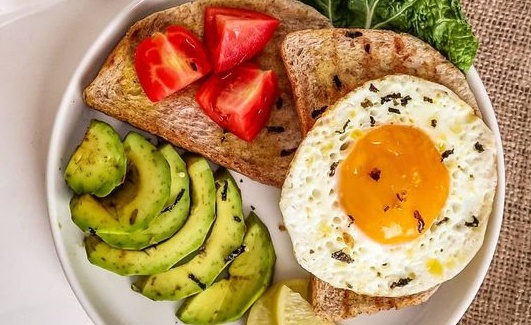 10 Menu Sarapan Ini Bantu Kamu Jaga Kesehatan dan Berikan Energi untuk Tubuh 