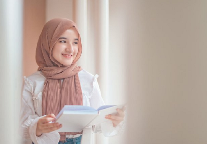 Begini Mengatasi Ketombe untuk Perempuan Berhijab, Seharian Tetap Nyaman