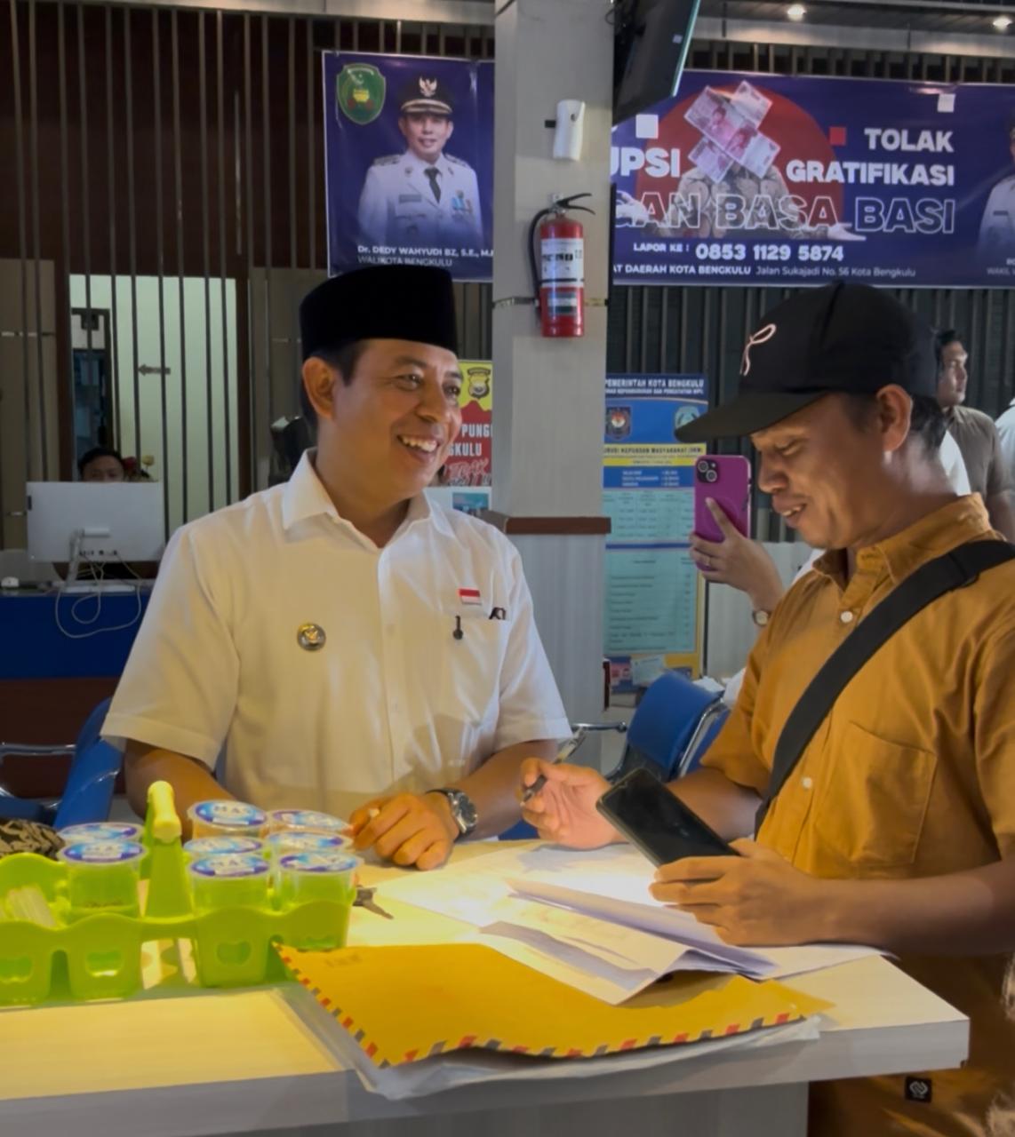 Sidak Dukcapil, Wali Kota Bengkulu Pastikan Pelayanan Publik Tak Terganggu
