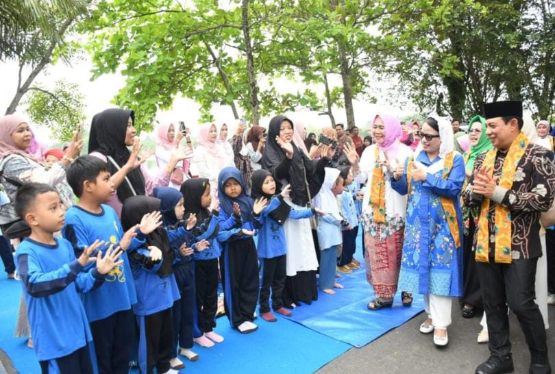 Walikota Bengkulu Apresiasi Kekompakan Warga Dusun Besar Gelar Pagelaran Seni di DDTS