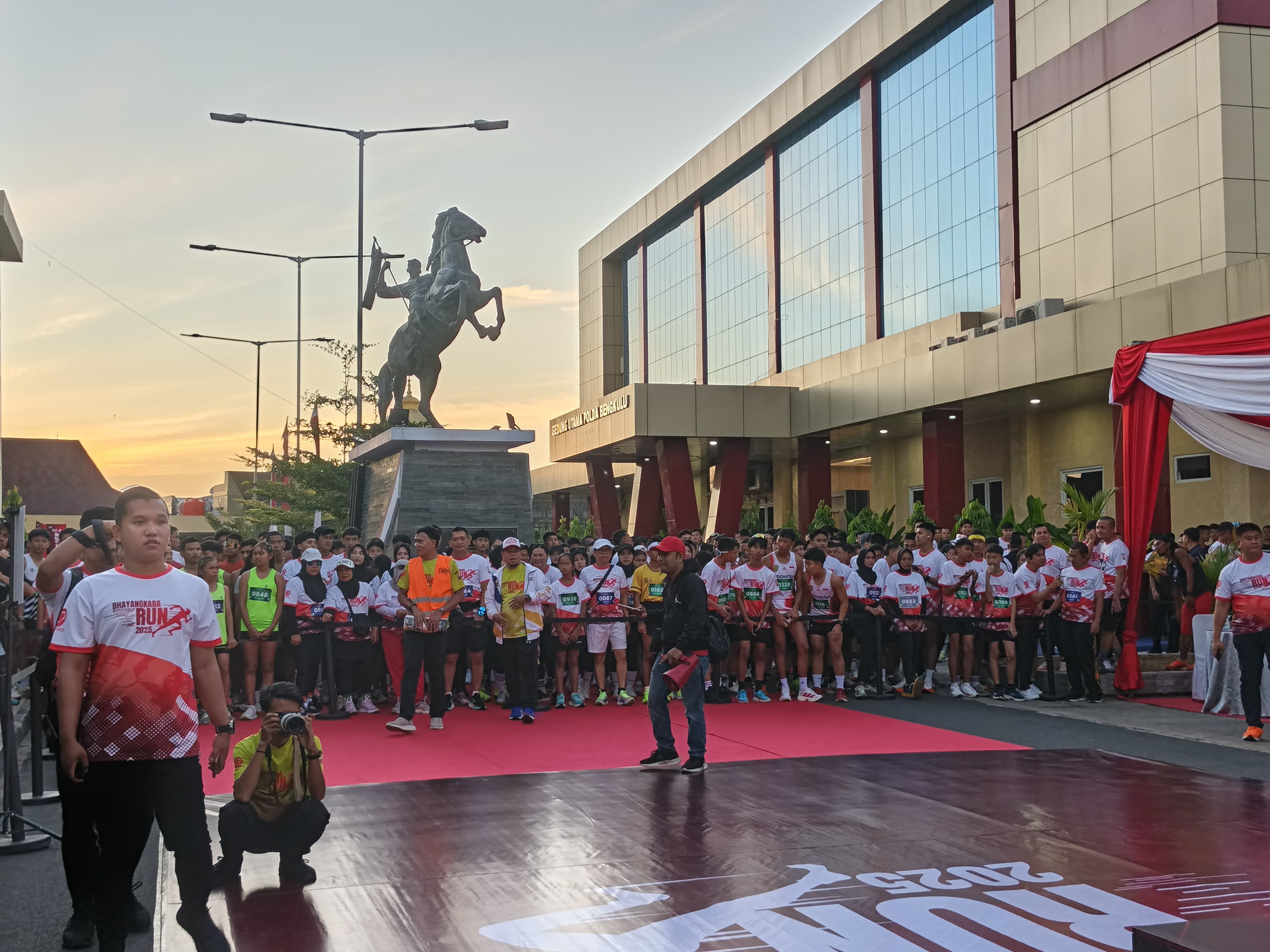 Ribuan Pelari Ramaikan Bhayangkara Fun Run 2025 Polda Bengkulu, Semarak HUT ke-79 Polri