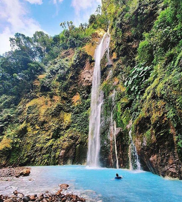 Air Terjun Dua Warna, Memiliki Keindahan dan Keunikan Cerita Mistis yang Menyelimutinya