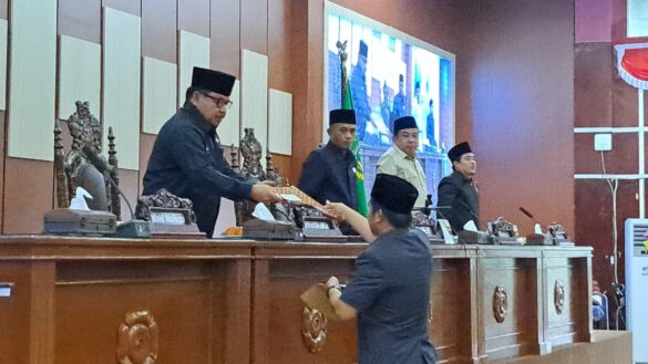 Rapat Paripurna Pandangan Umum Fraksi-Fraksi DPRD Kota Bengkulu Terhadap LKPJ Walikota TH Anggaran 2022