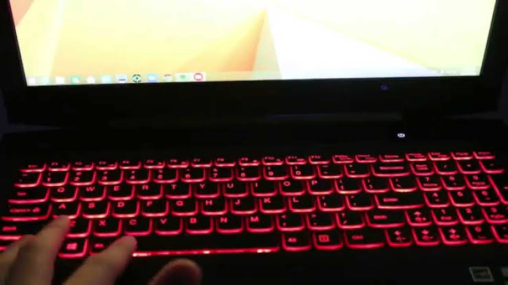 Mau Keyboard Laptop Anda Menyala Agar Terlihat Menarik, Begini Caranya