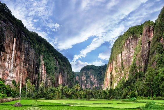 Lembah Harau, Destinasi Wisata Vibes Desa Konoha di Kartun Anime Naruto 