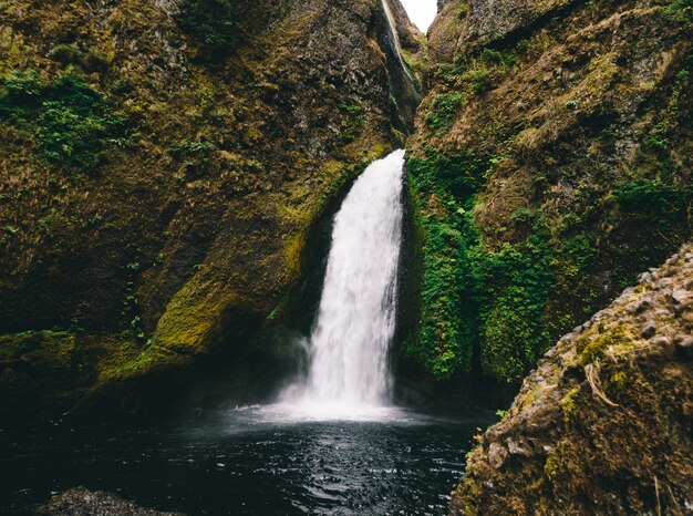 10 Rekomendasi Destinasi Wisata Air Terjun di Kalimantan Utara