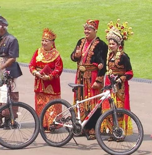 HUT RI ke-78, Baju Adat Bengkulu Menang Jadi  Baju Adat Terbaik Kedua 