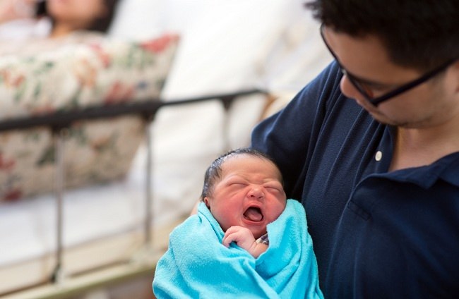 Bagi Pasangan Muda, Ini Dia Tips Merawat Bayi Baru Lahir