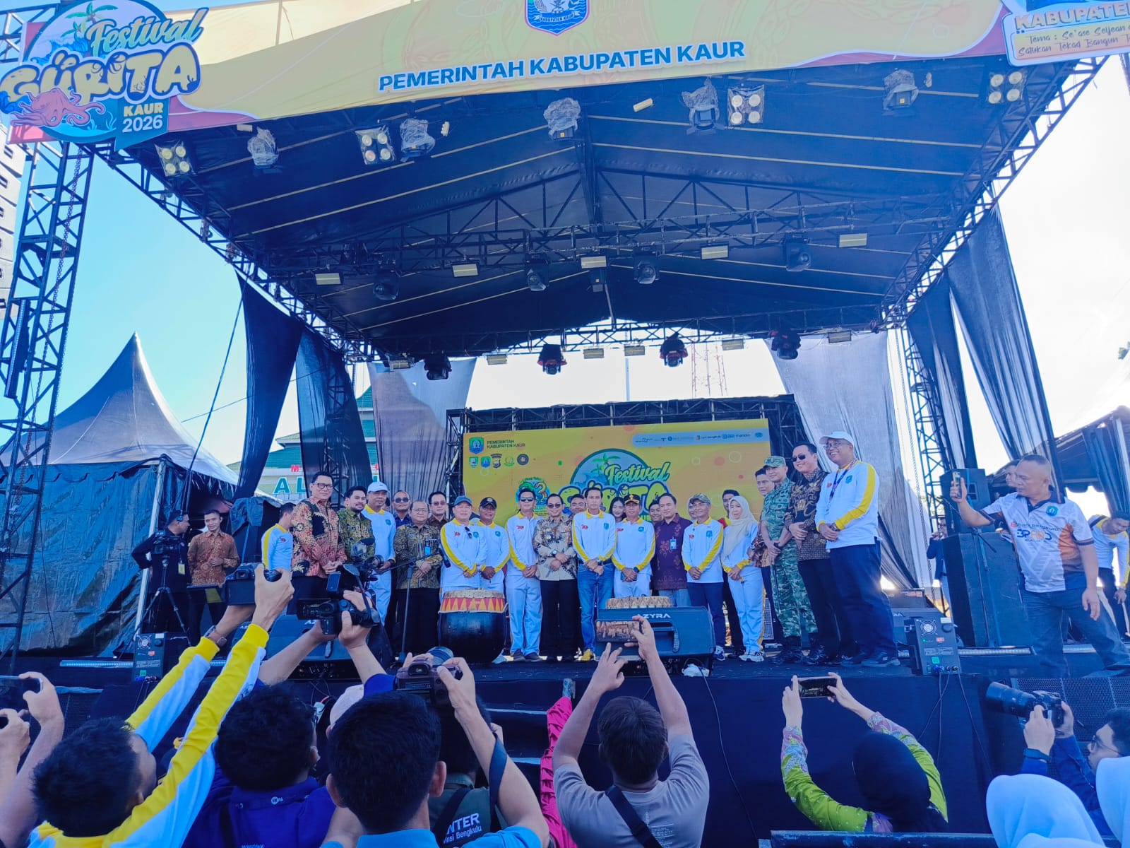 Gusril Pausi Tabuh Dol, Festival Gurita 2026 Resmi Gebyar Lapangan Merdeka Bintuhan