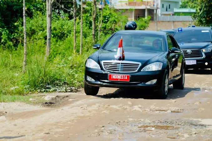 Mobil Canggih Antipeluru Presiden yang 'Takluk' di Jalanan Lampung, Pihak Mercy Beri Penjelasan