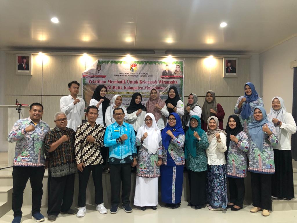 Wujudkan Produksi Batik Lokal, Pemkab Mukomuko Kembali Gelar Pelatihan Membatik