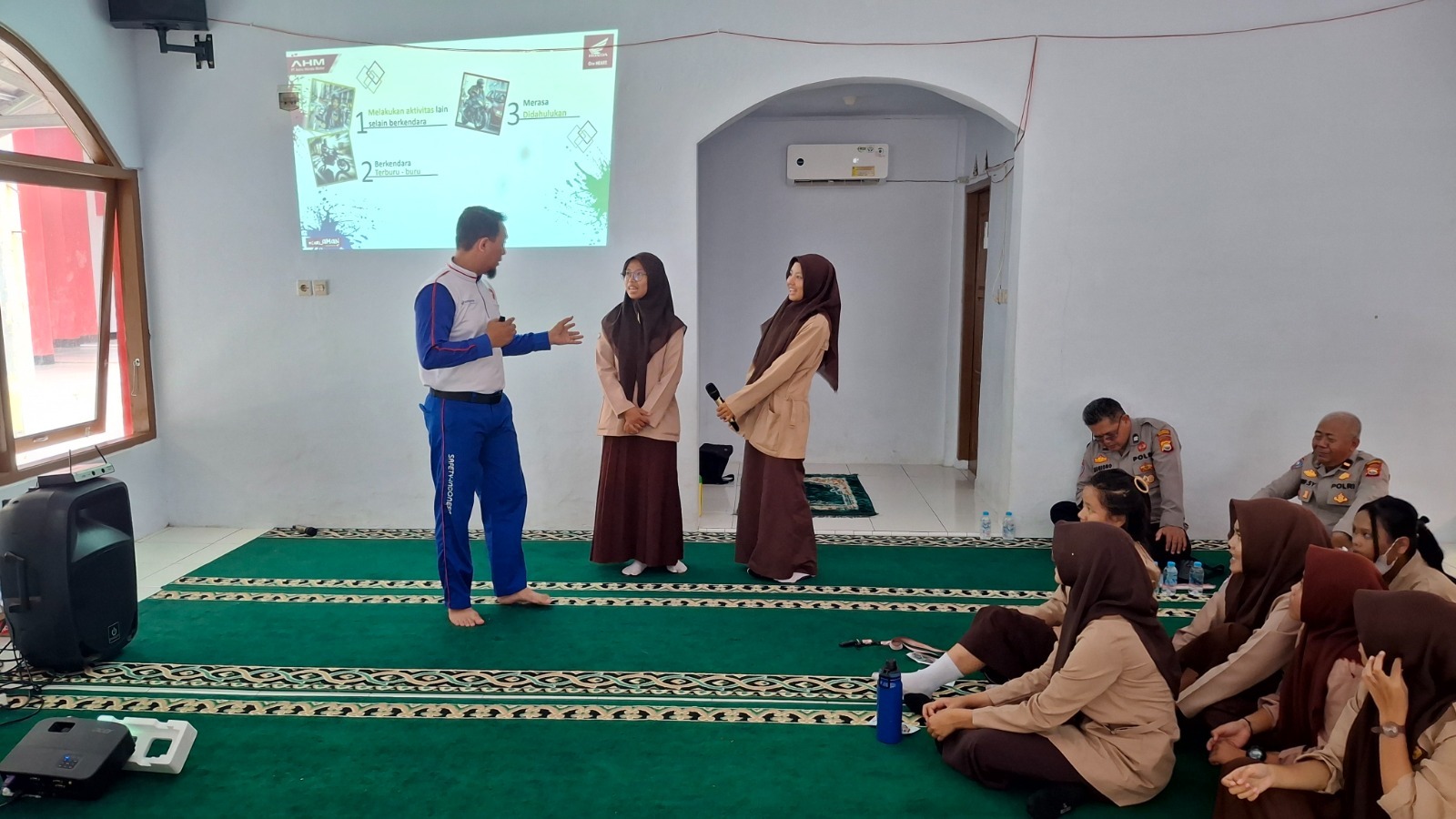 Astra Motor Bengkulu Bekali Siswa SMK Binaan SMKN 1 Argamakmur dengan Edukasi #Cari_Aman