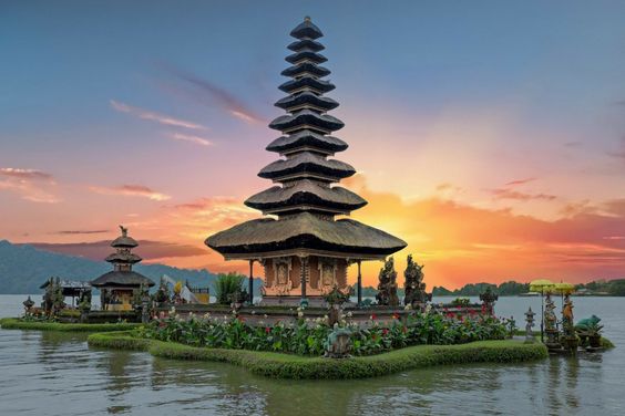 Pura Uluwatu, Tempat Pentas Tari Kecak yang Paling Terkenal Seantero Bali