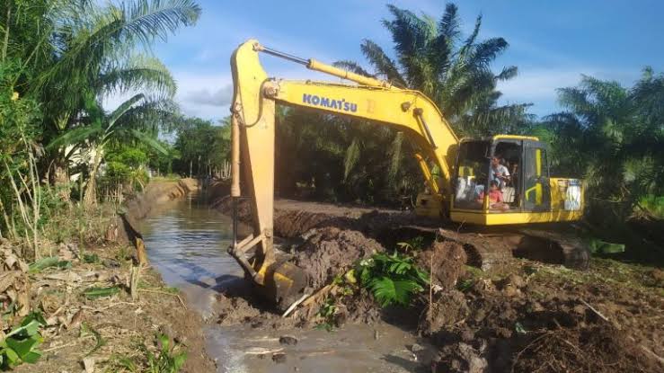 Kendalikan Banjir, Dinas PUPR Kota Bengkulu Bakal Keruk 3 Aliran Sungai