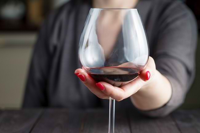 Inilah 9 Bahaya Minum Wine untuk Kesehatan yang Wajib Diketahui