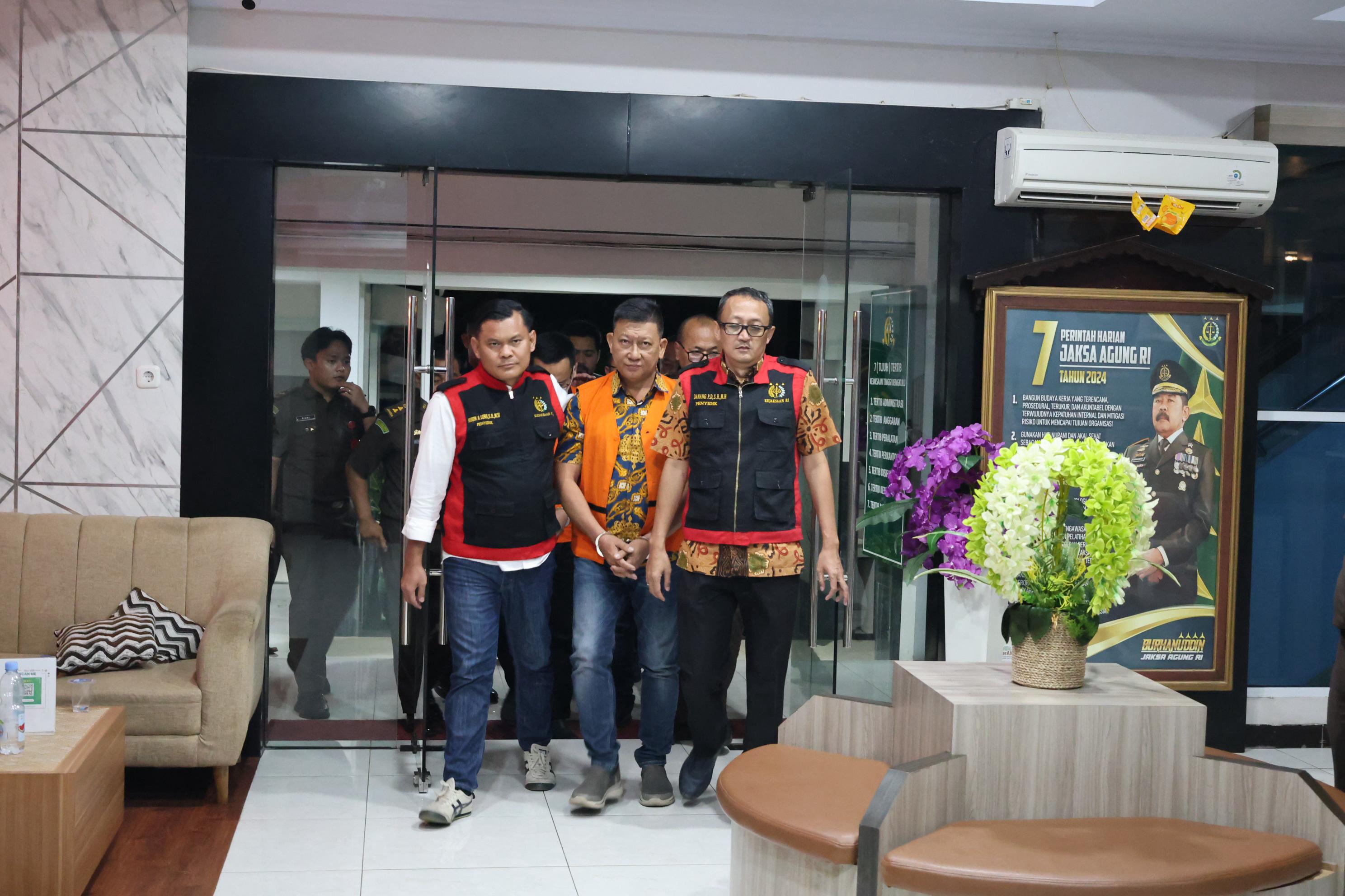 Tarik Tunai Rp71 Miliar, Dua Kerabat Tersangka Utama Korupsi Tambang Rp 500 Miliar Ditetapkan Tersangka