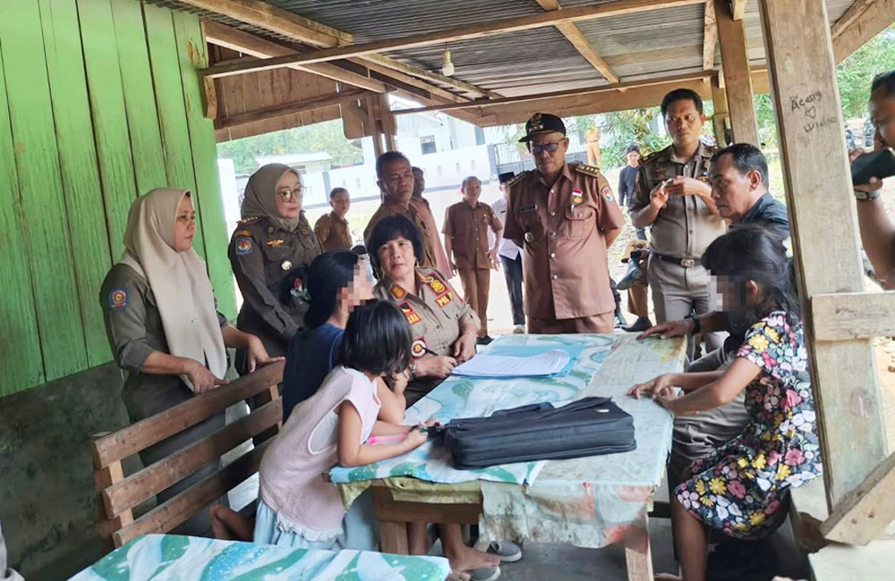Satpol PP Mukomuko Tertibkan Kedai Tuak dan Miras, Gang Becek Jadi Sasaran