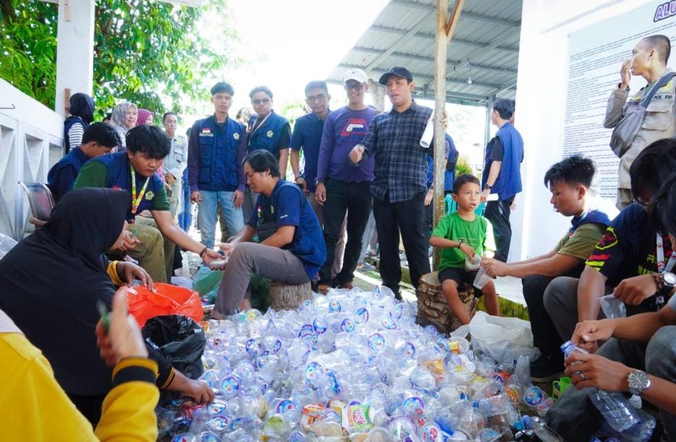 Pengelolaan Sampah di Bengkulu: Walikota Dedy Wahyudi Desak 42 Kelurahan Segera Bentuk Bank Sampah