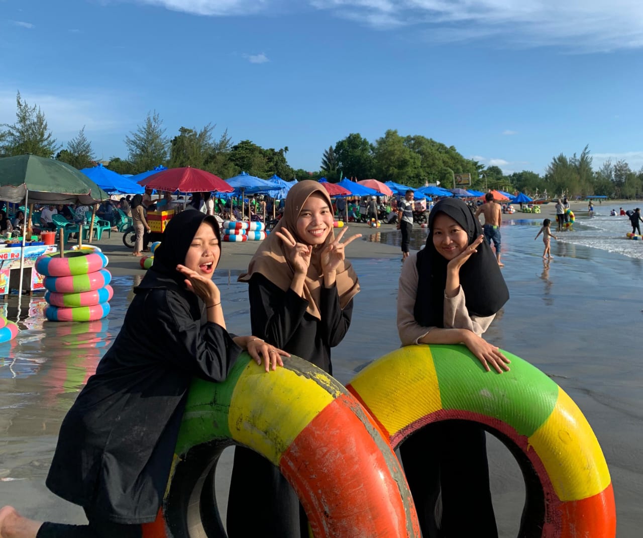 Pantai Jakat: Destinasi Wisata Keluarga yang Aman dan Menyenangkan di Kota Bengkulu