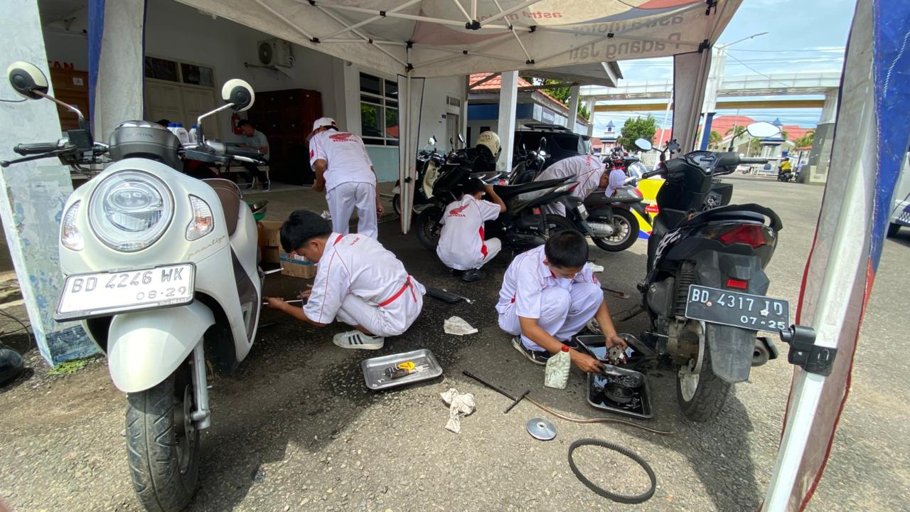 Mahasiswa UNIB Nikmati Layanan Servis Murah dari AHASS Astra Motor Padang Jati