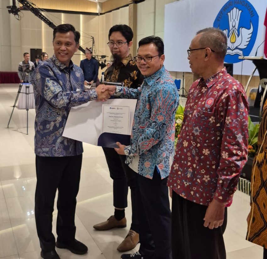 Universitas Dehasen Raih Penghargaan LLDikti Wilayah II, Ini Kategorinya