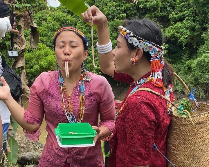 5 Keunikan dan Manfaat Tembiluk, Makanan dari Cacing Khas Suku Dayak Bulusu, Kalimantan Utara