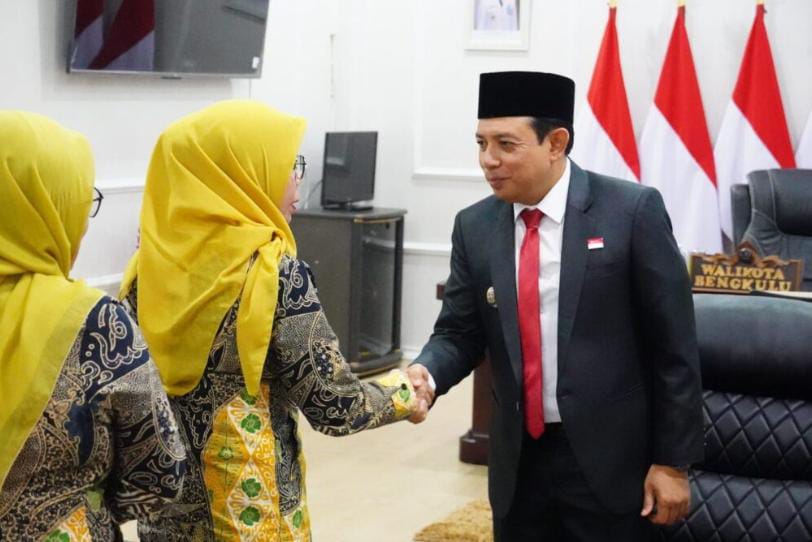 1.400 Mahasiswa Poltekkes Kemenkes Siap Bersihkan Pantai Panjang