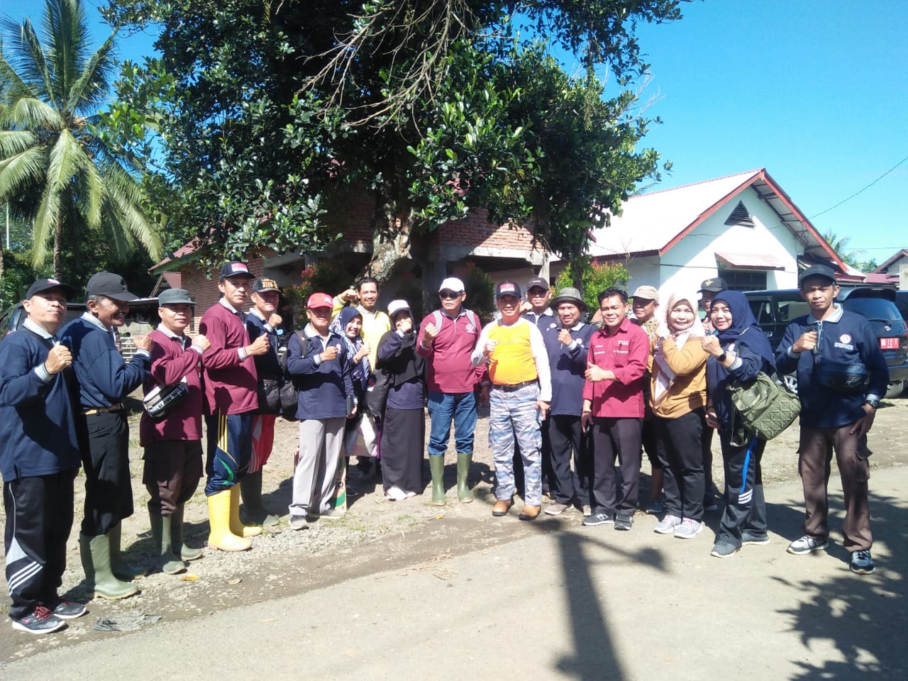 PGRI Bengkulu Tengah Kunjungi Sekolah Terpencil