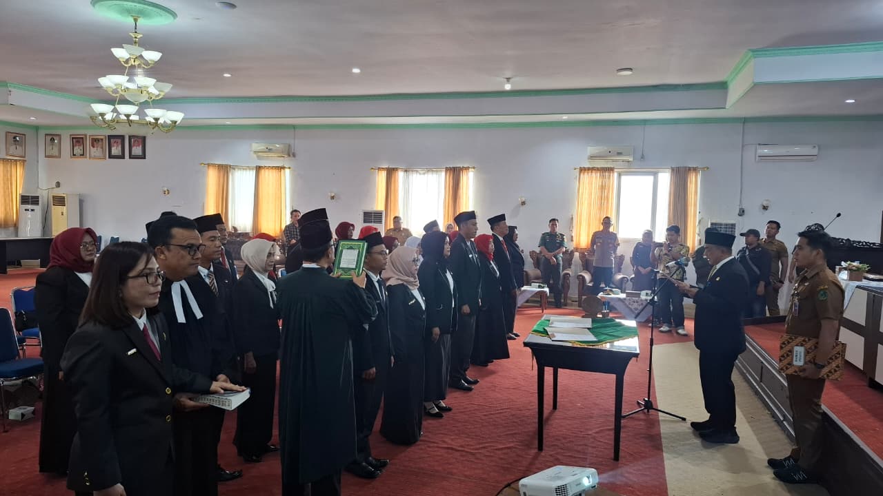 Sekda Iwan Sumantri Lantik Kepala Bappeda dan 23 Kepala Sekolah Baru