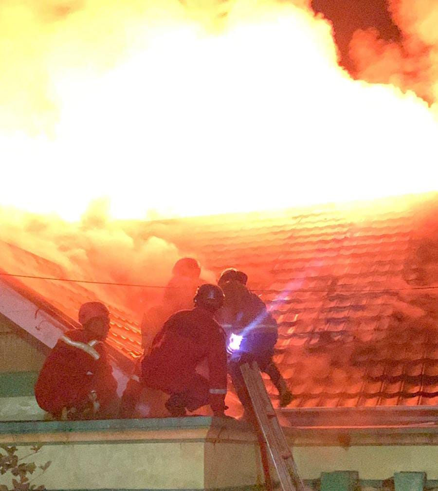 Rumah Mewah di Pematang Gubernur Hangus Terbakar, Warga Dengar Ledakan Dahsyat