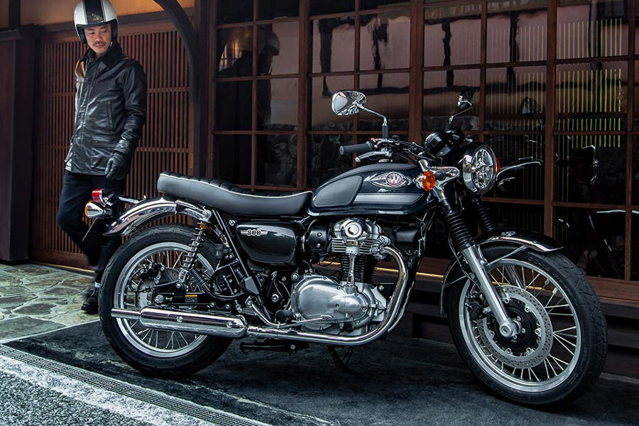 Kawasaki W800 Cafe 2023, Motor Keren dengan Fitur Terbaru