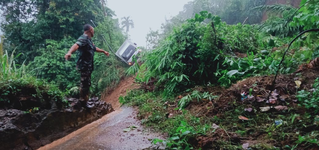 Hujan Deras Picu Longsor di Rejang Lebong, Jalan Curup-Lubuklinggau Tertutup Material