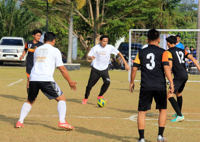 Buka Mini Soccer HUT RI, Bupati Kaur Ajak ASN Jaga Sportivitas dan Kekompakan
