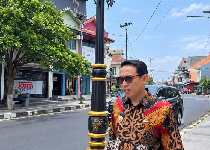Wali Kota Dedy Wahyudi Tinjau Revitalisasi Kampung Cina, Lampu Dirancang Tinggi dan Kawasan Berhias Lampion