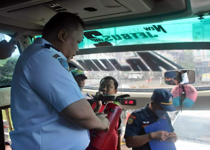 Jelang Mudik Lebaran, Dishub Kota Bengkulu Lakukan Uji Kelayakan Bus AKAP 