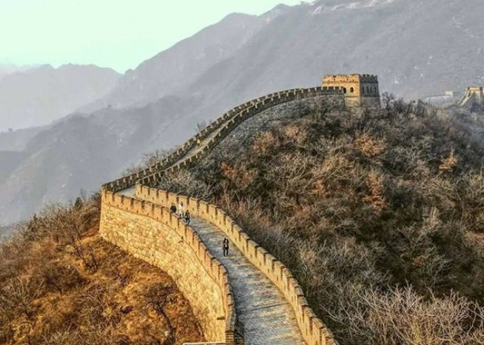Siapa Kaisar yang Membangun Tembok Besar Cina?