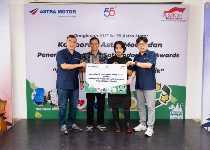Astra Motor Berkolaborasi dengan Penerima Apresiasi SATU Indonesia Awards dalam Pengolahan Sampah Botol Plasti