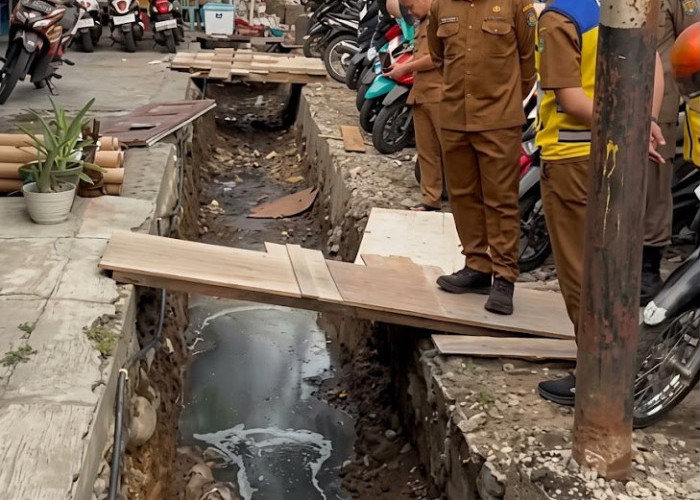 Wali Kota Dedy Wahyudi Cek Proyek Drainase di Jitra, Minta PKL Tak Berjualan di Area yang Dibangun