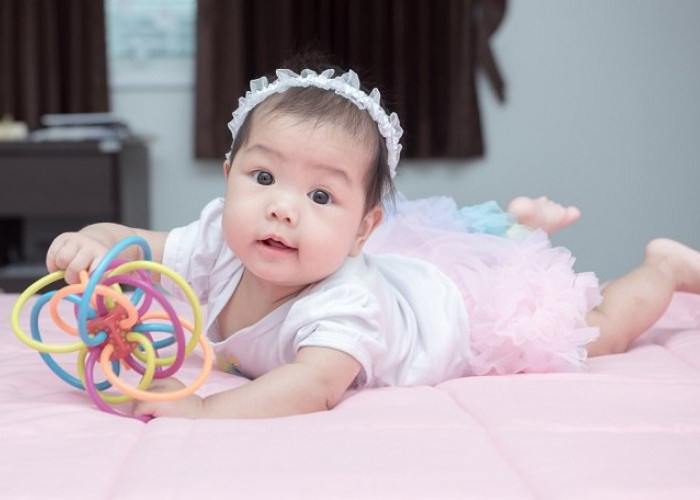 Tips Memilih Mainan Bayi 4 Bulan yang Aman dan Tepat