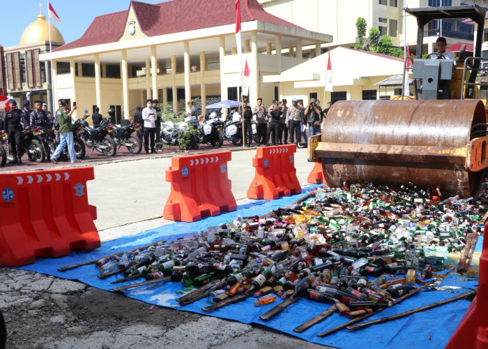 Polda Bengkulu Musnahkan Ribuan Botol Minuman Keras Berbagai Merk, Ini Kata Gubernur