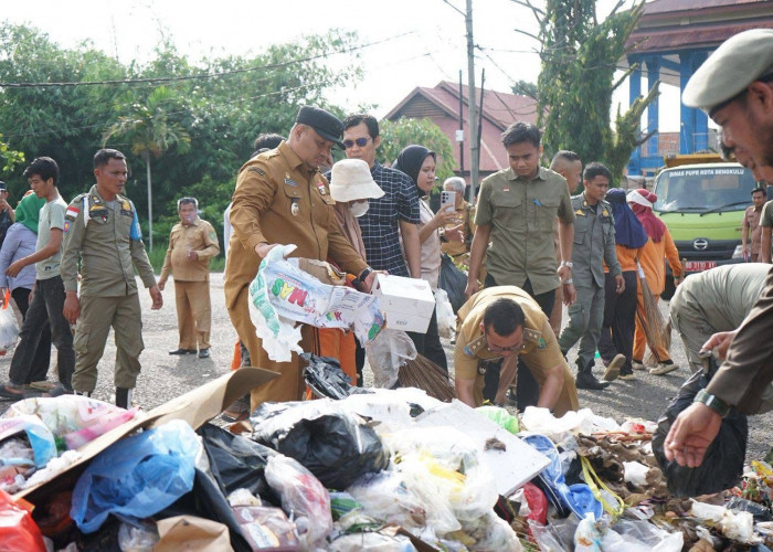 Buntut Aksi Protes Sopir, Pemkot Bengkulu Pertimbangkan Putus Kontrak Swasta dan Kelola Sampah Mandiri