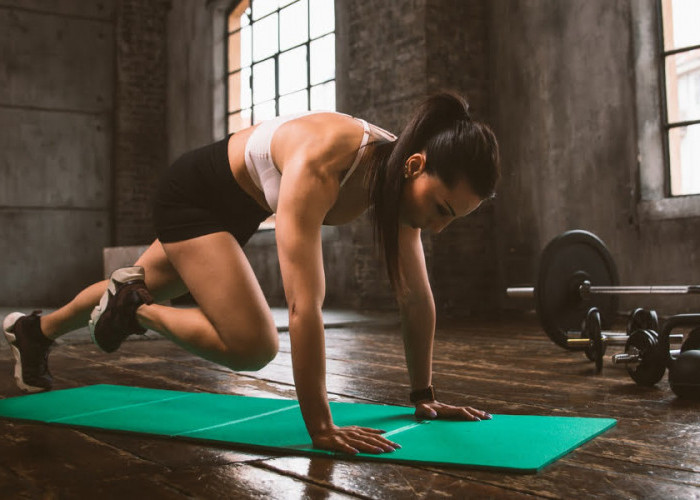 Cara Melakukan Gerakan Burpees yang Aman dan Baik untuk Kebugaran!