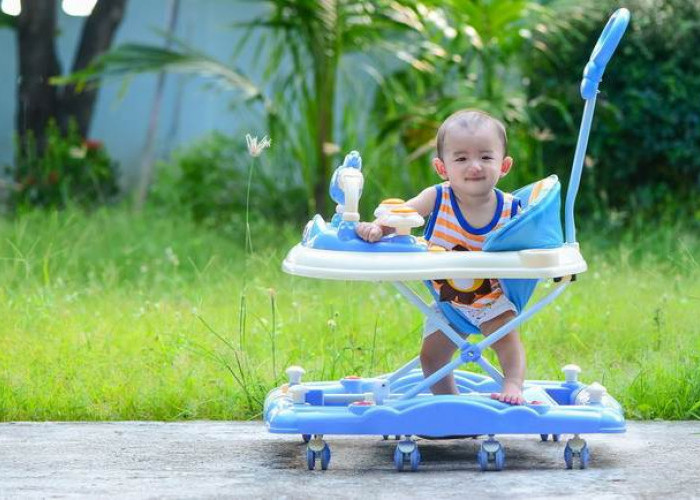 Jika Tidak Ingin Bayi Terluka Hentikan Memakai Baby Walker!