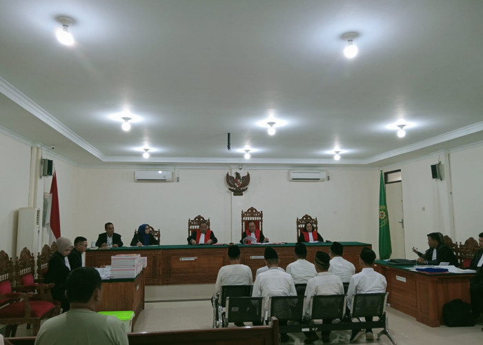 Sidang Perdana, 7 Terdakwa Kasus Pembangunan Pasar Inpres Didakwa Pasal Berlapis